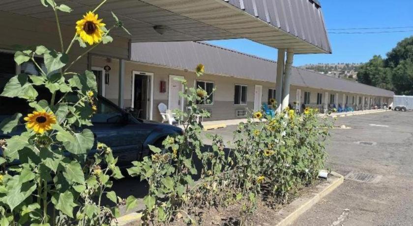 Oyo Riverside Inn John Day Or Exterior photo